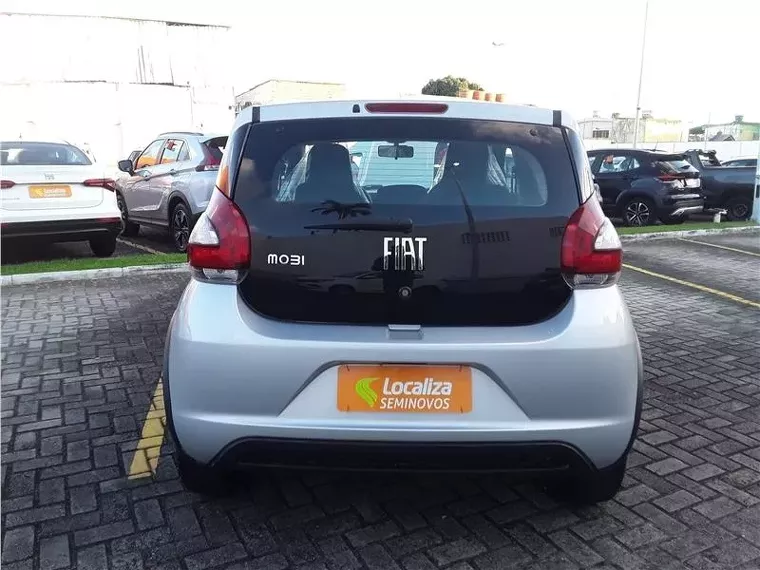 Fiat Mobi Prata 5