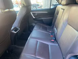 Toyota Hilux SW4