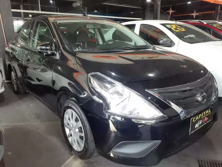 Nissan Versa Preto 3