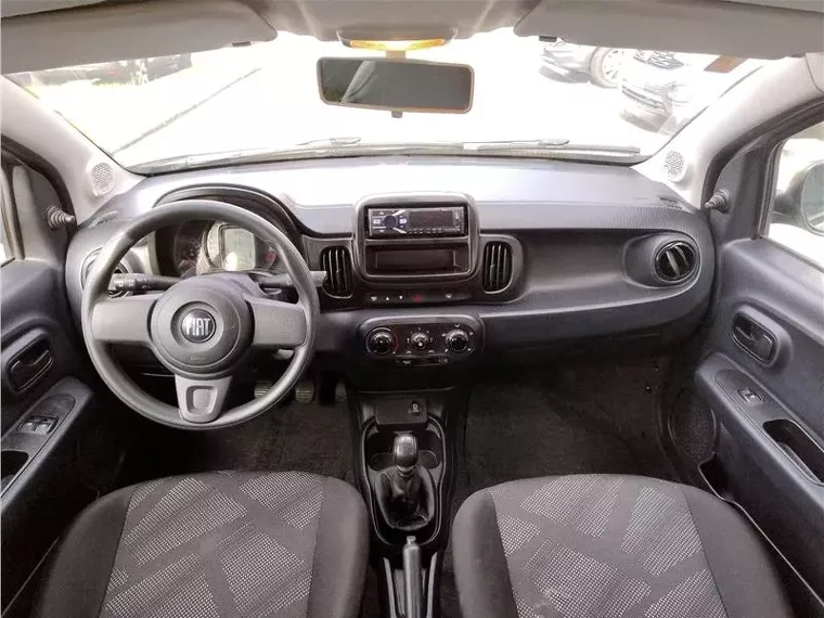 Fiat Mobi Prata 3