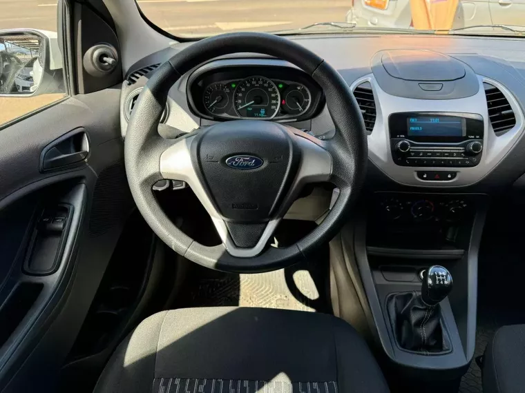 Ford KA Branco 10