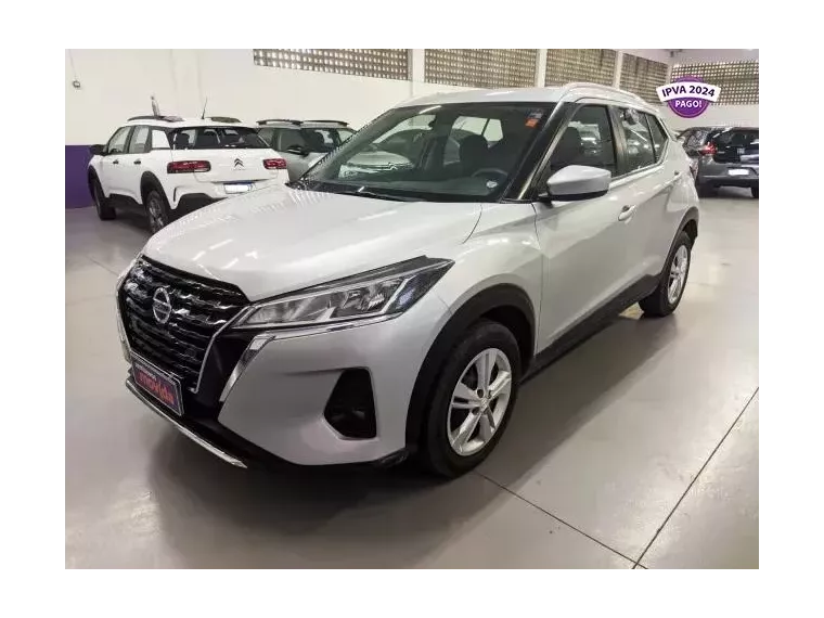 Nissan Kicks Prata 4