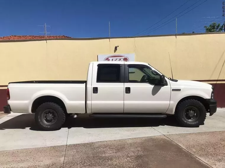 Ford F-250 Branco 1