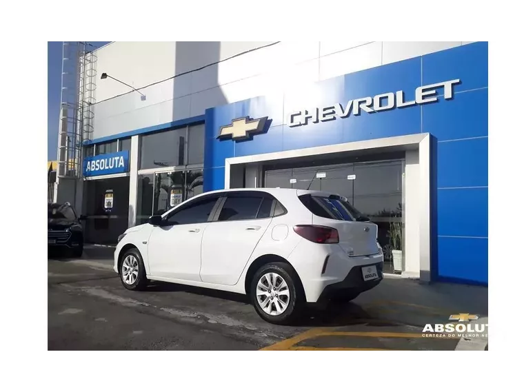 Chevrolet Onix Branco 8