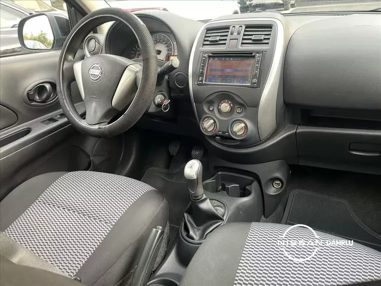 Nissan March Preto 12