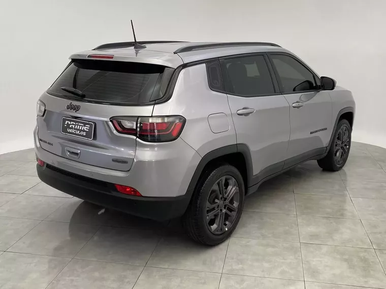 Jeep Compass Prata 18