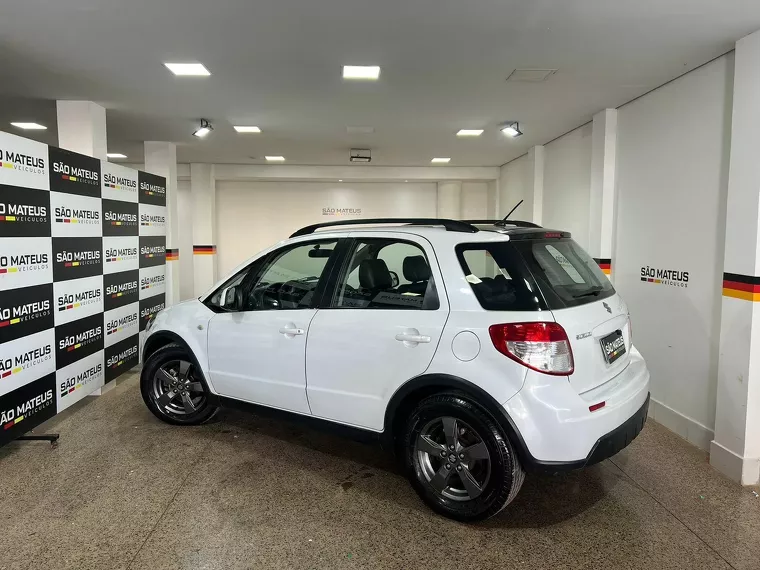 Suzuki SX4 Branco 4