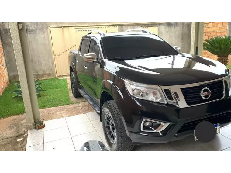 Nissan Frontier Preto 4