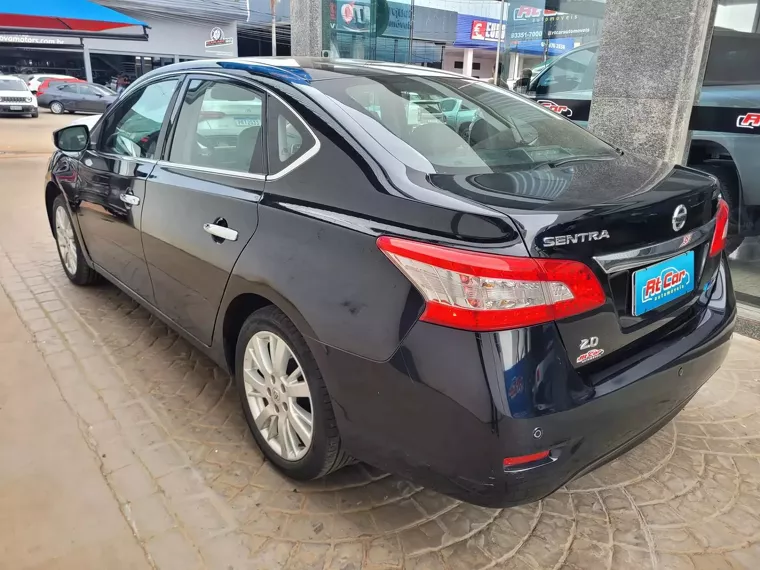 Nissan Sentra Preto 10