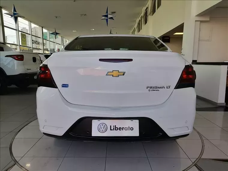 Chevrolet Prisma Branco 4