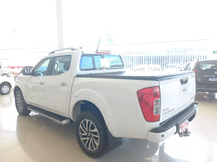 Nissan Frontier Branco 1