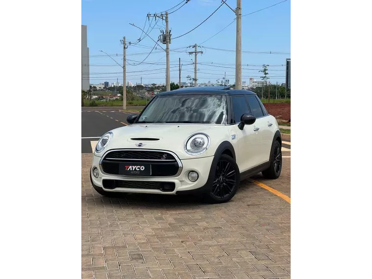 Mini Cooper Branco 1