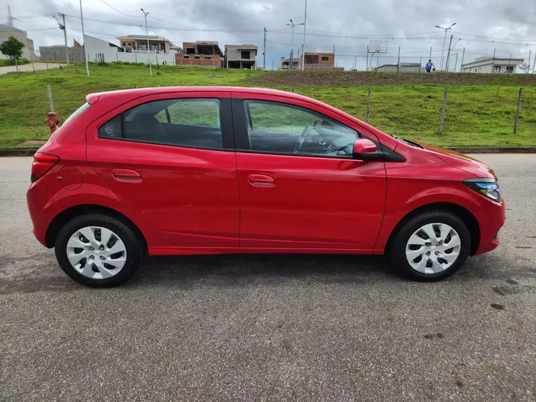 Chevrolet Onix Vermelho 6