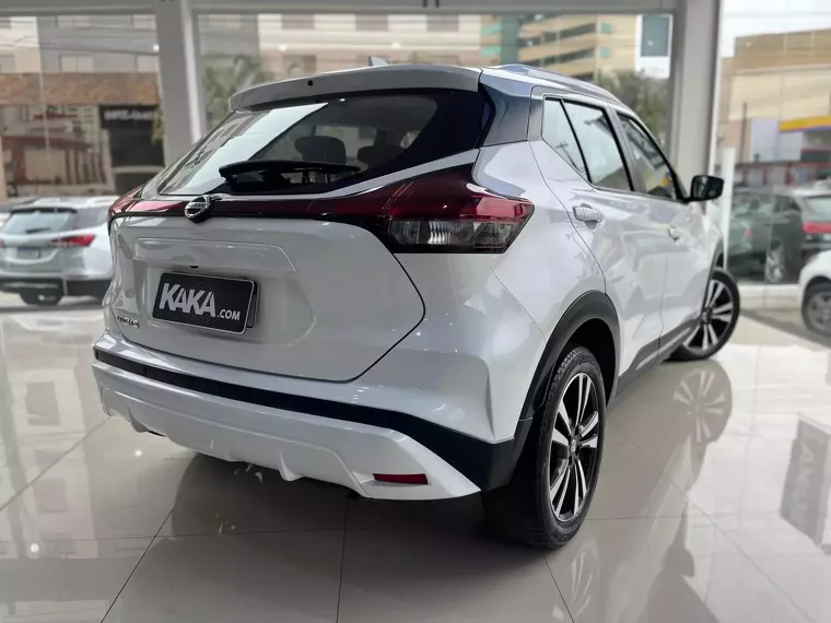 Nissan Kicks Branco 4