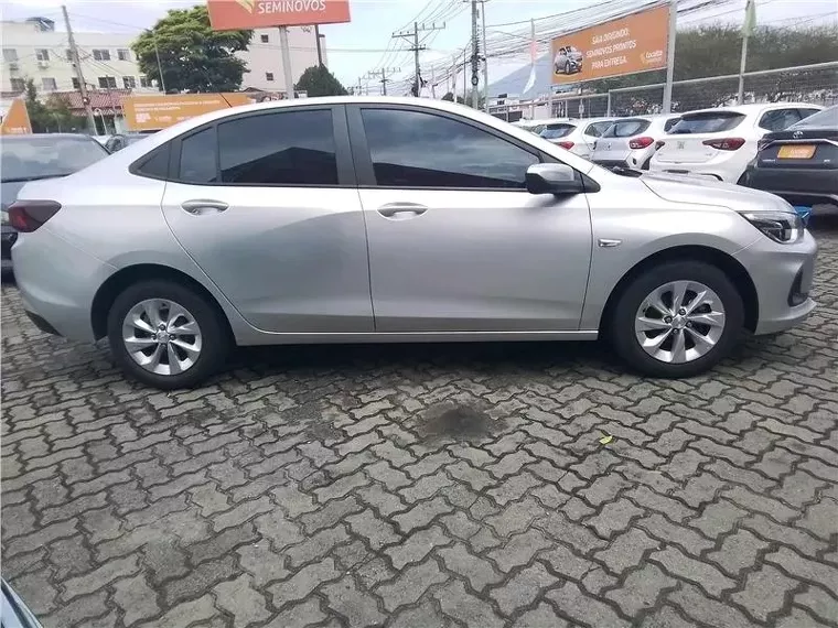 Chevrolet Onix Prata 13