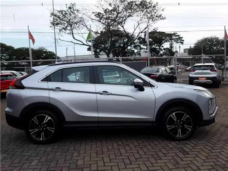 Mitsubishi Eclipse Cross Prata 13