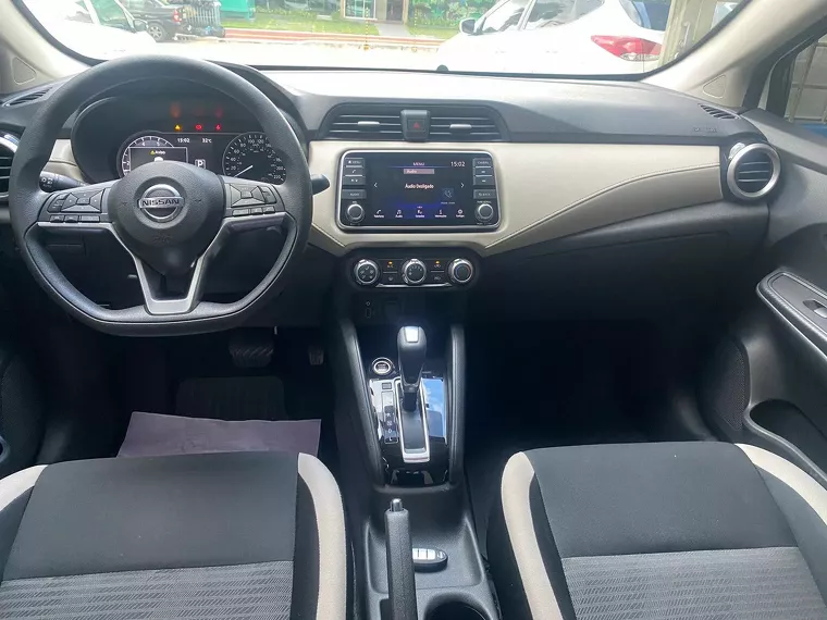 Nissan Versa Branco 5