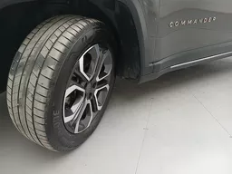 Jeep Commander