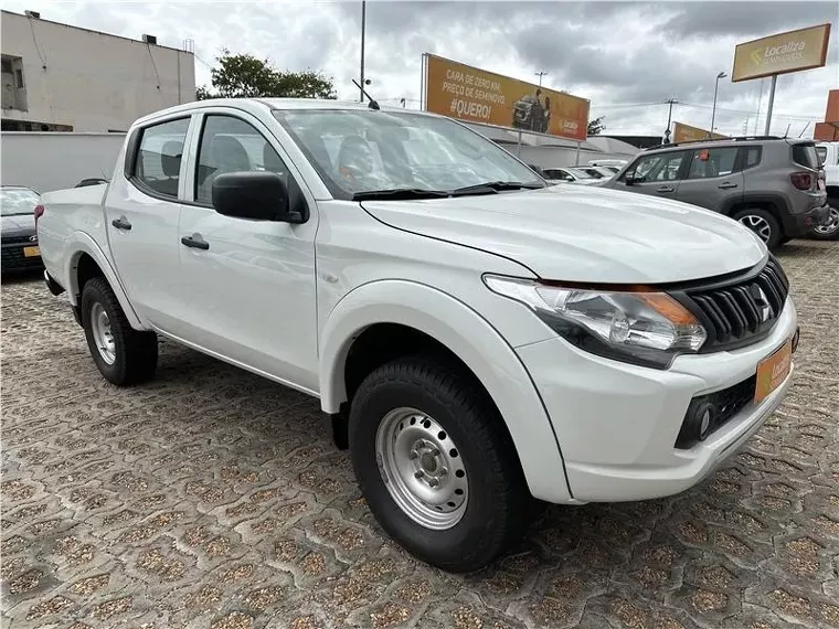 Mitsubishi L200 Triton Branco 6