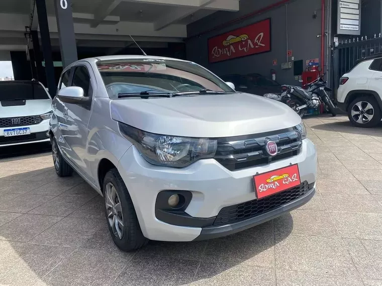 Fiat Mobi Prata 4