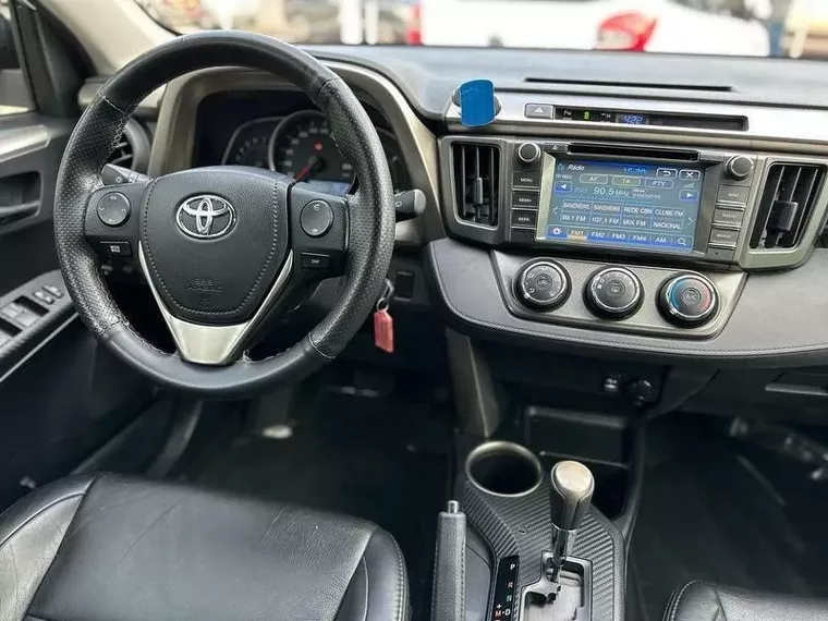 Toyota RAV4 Prata 12