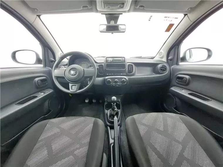 Fiat Mobi Cinza 10