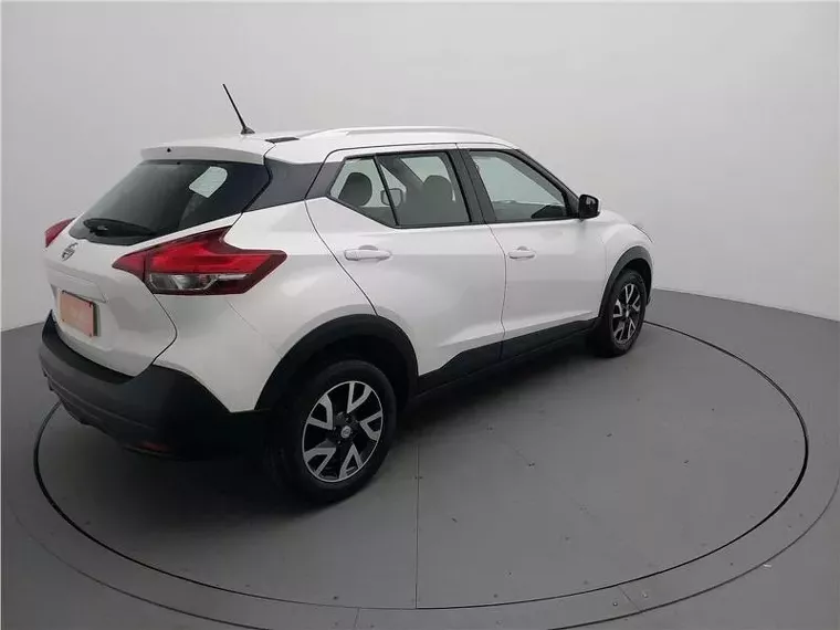 Nissan Kicks Branco 6