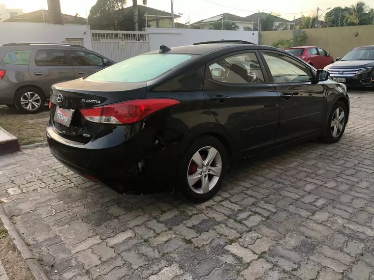 Hyundai Elantra Preto 8