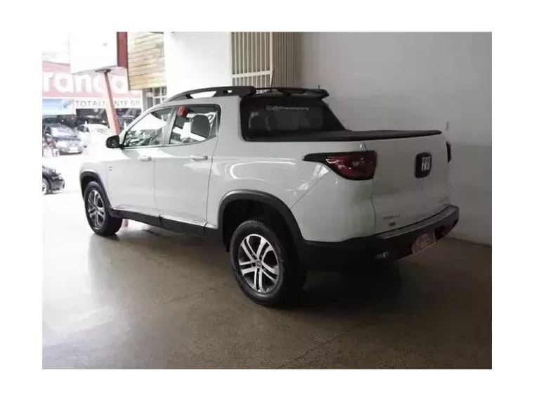 Fiat Toro Branco 3