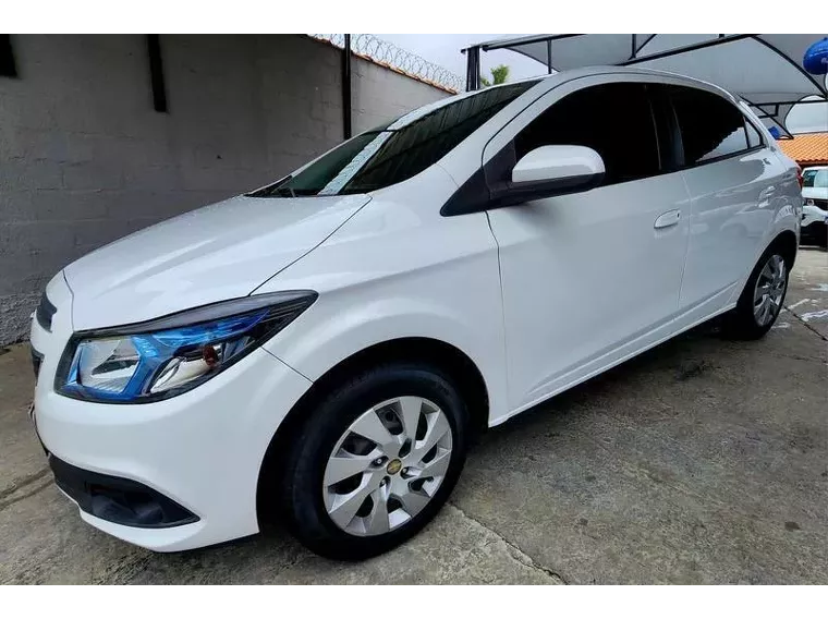 Chevrolet Onix Branco 6