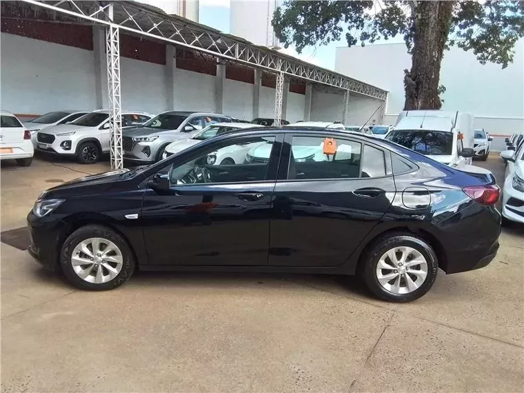 Chevrolet Onix Preto 5