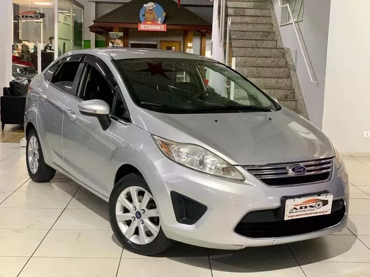 Ford Fiesta Prata 16