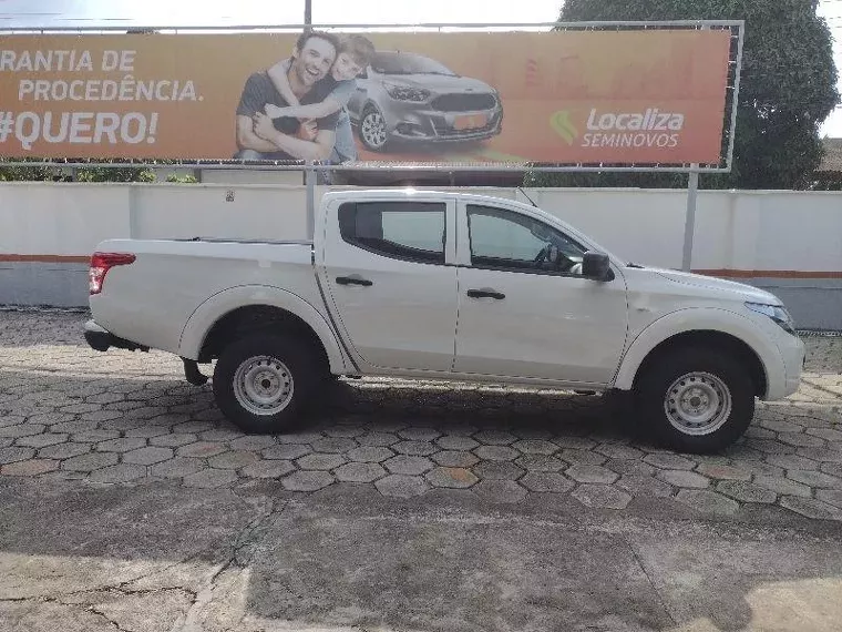 Mitsubishi L200 Triton Branco 6