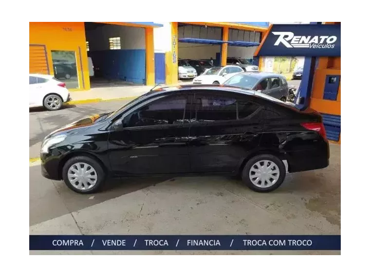 Nissan Versa Preto 2