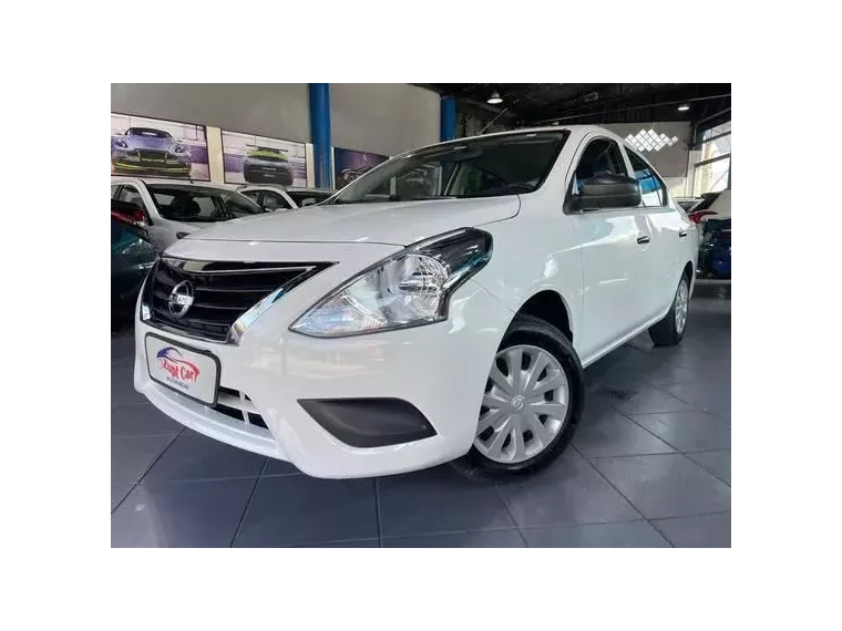 Nissan Versa Branco 1