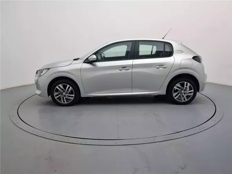 Peugeot 208 Prata 9