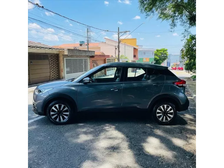 Nissan Kicks Cinza 6