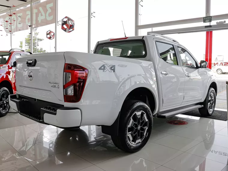 Nissan Frontier Branco 15