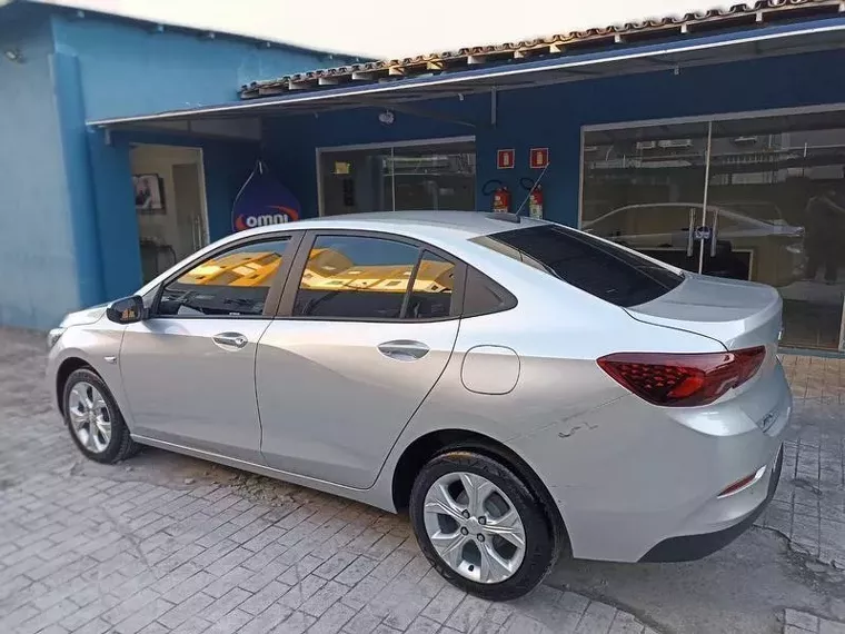 Chevrolet Onix Prata 10