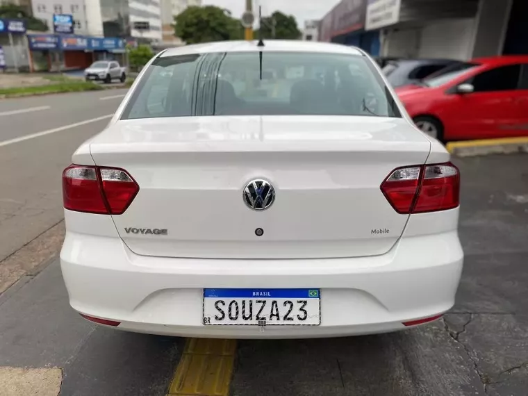 Volkswagen Voyage Branco 1