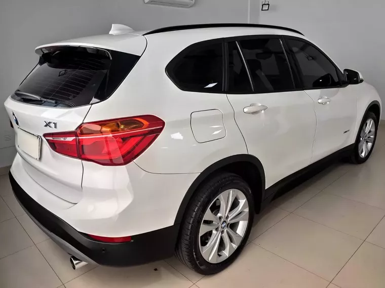 BMW X1 Branco 5