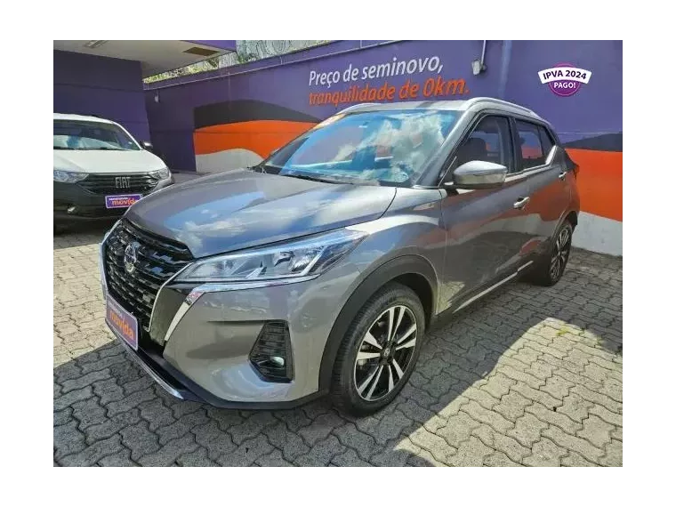 Nissan Kicks Cinza 1