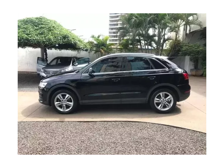 Audi Q3 Preto 10