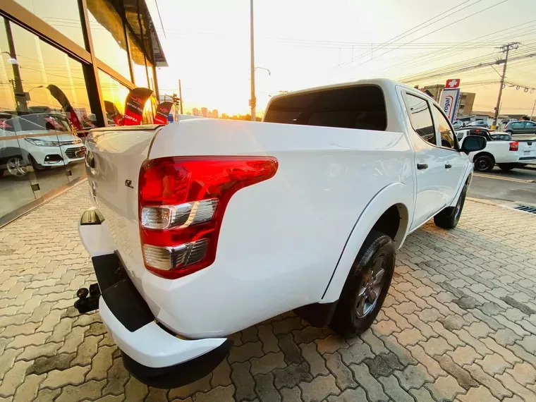 Mitsubishi L200 Triton Branco 6