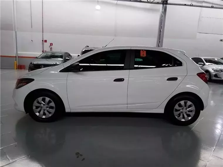 Chevrolet Onix Branco 5