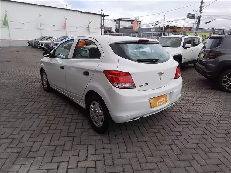 Chevrolet Onix Branco 2