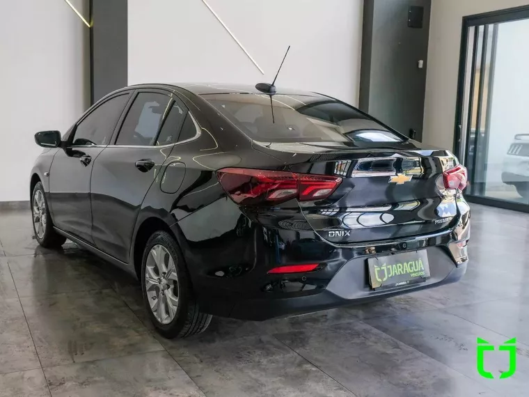 Chevrolet Onix Preto 2