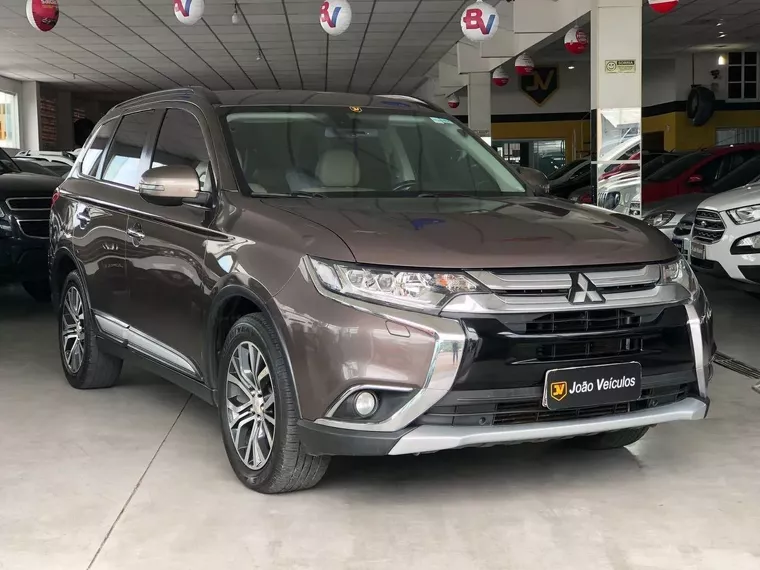 Mitsubishi Outlander Marrom 7