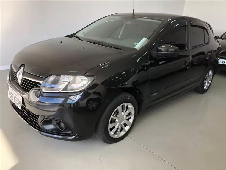 Renault Logan Preto 6