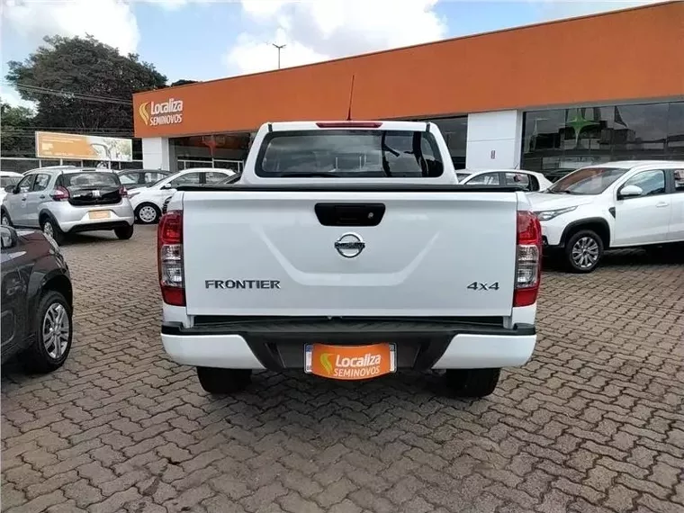 Nissan Frontier Branco 8